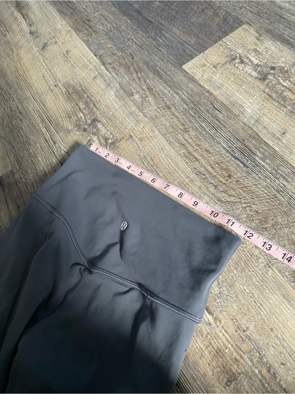 Lululemon Gray cropped capri leggings size 6